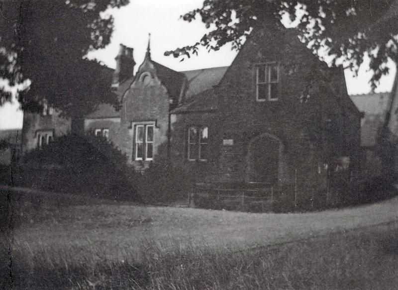 Mechanics Institute 1930s.jpg - The Mechanics Institute  ( now the Village Hall ) in the 1930's